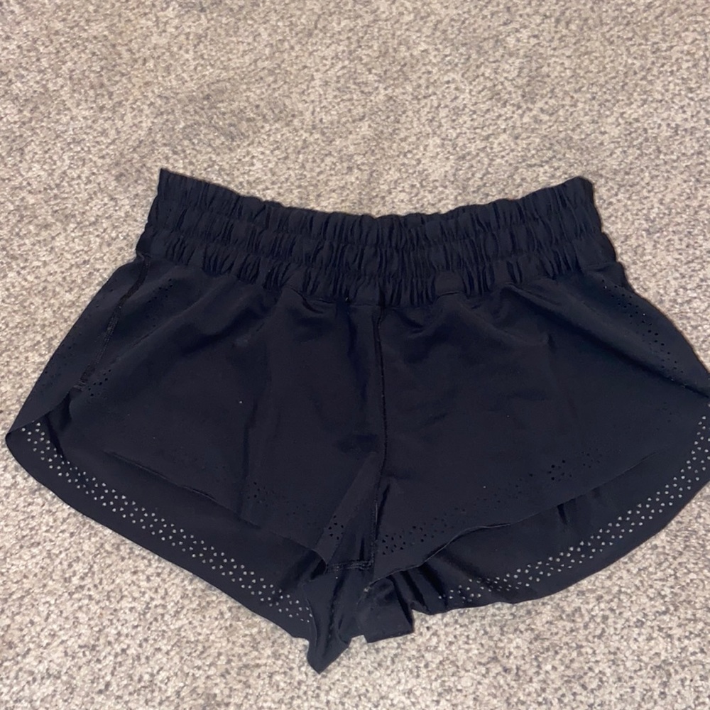 Size 4 lulu shorts